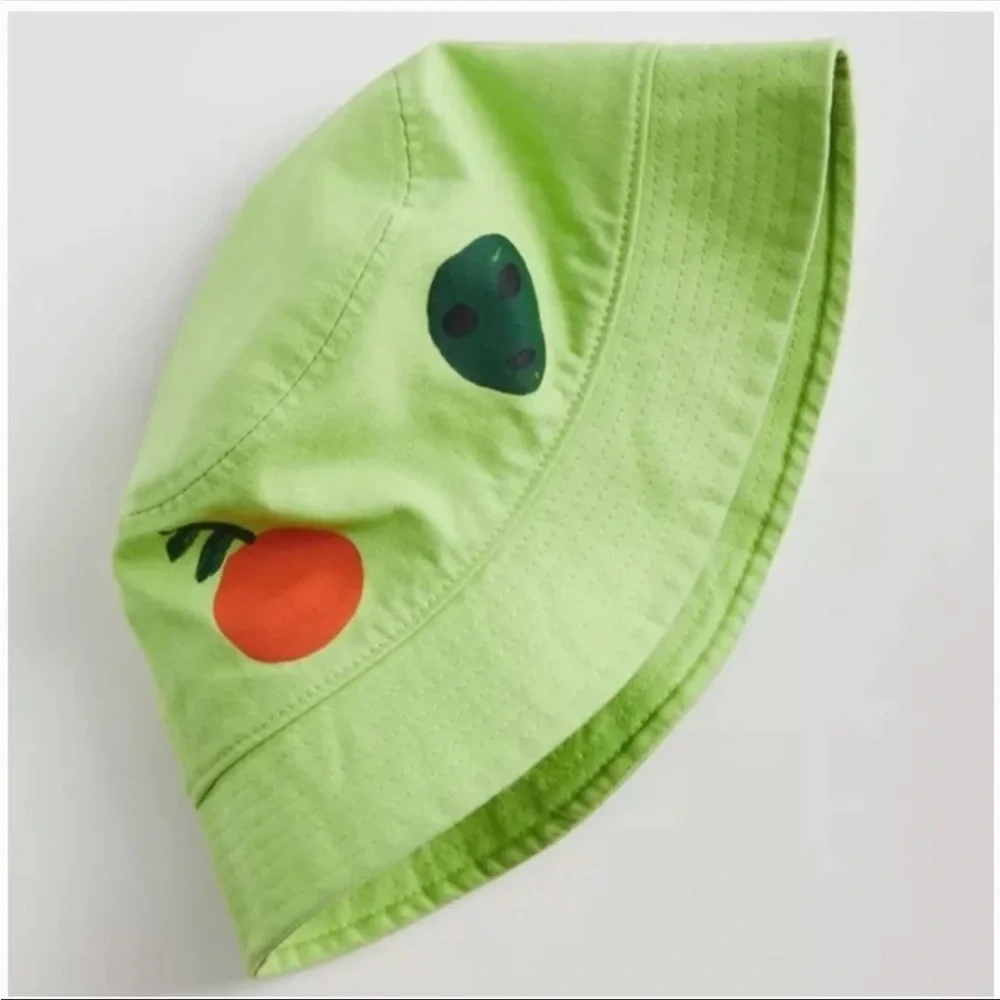 Coney Island Picnic Icon Bucket Hat in Green